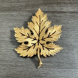 Vintage Trifari Gold Leaf Brooch Pin